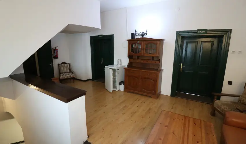 K�bor Macska Fogad� K�szeg