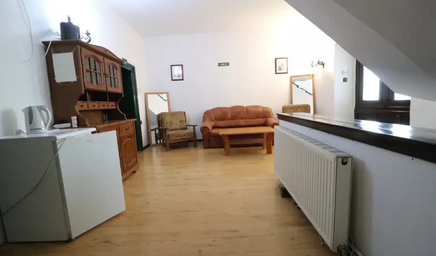 K�bor Macska Fogad� K�szeg